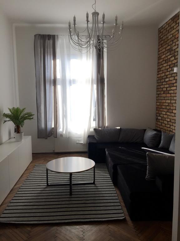 White Dream Home Budapest Room photo